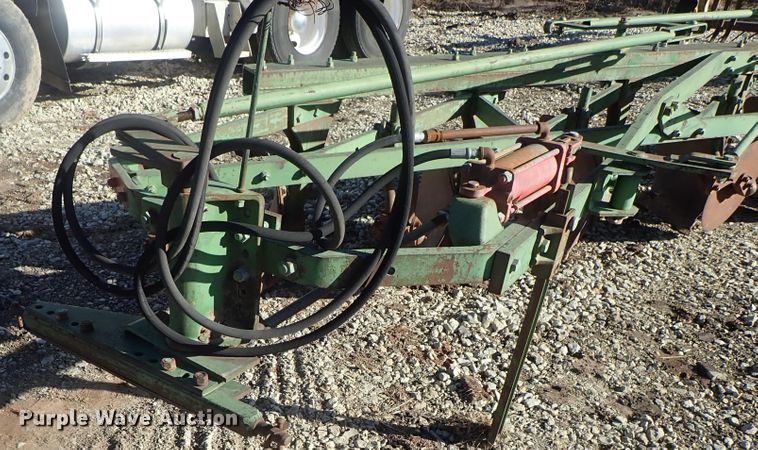 image for item DC3442 John Deere F135A five bottom plow