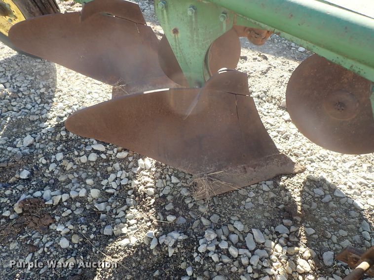 image for item DC3442 John Deere F135A five bottom plow