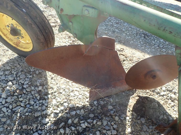 image for item DC3442 John Deere F135A five bottom plow