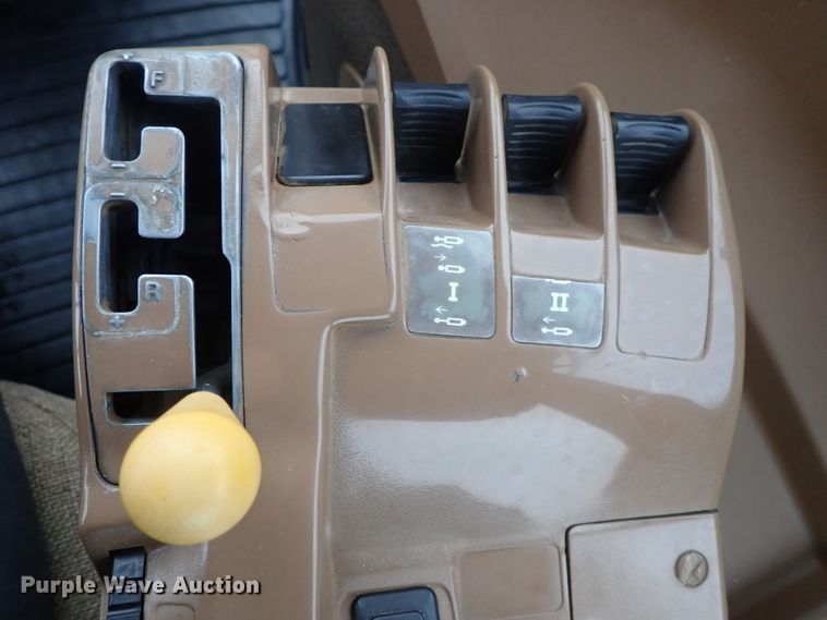 image for item DC3487 1998 John Deere 9400 4WD tractor