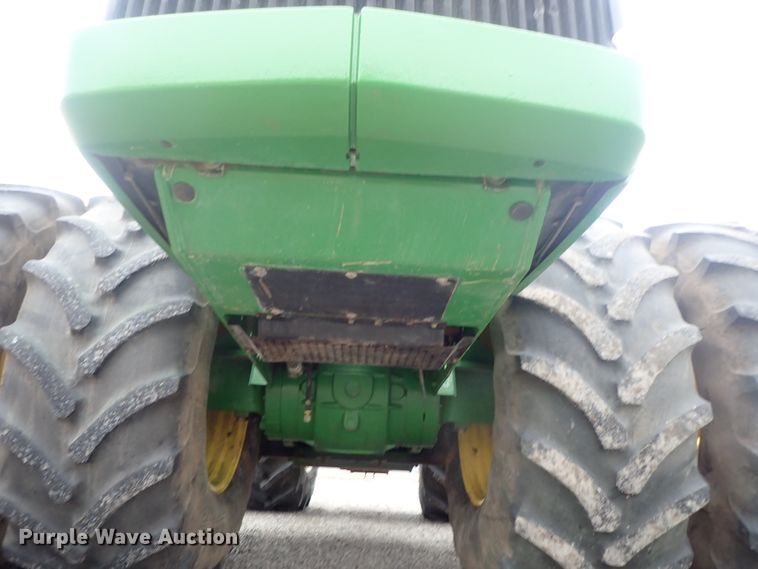 image for item DC3487 1998 John Deere 9400 4WD tractor