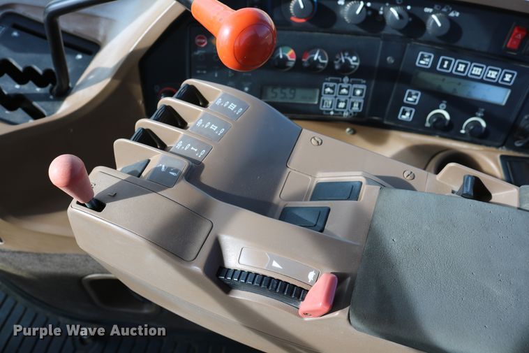 image for item DD6057 1997 John Deere 9400 4WD tractor