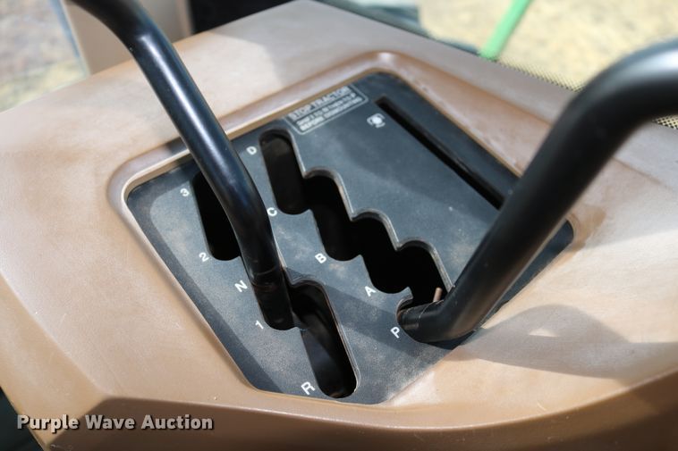 image for item DD6057 1997 John Deere 9400 4WD tractor