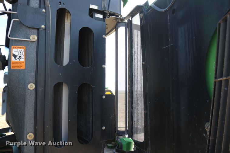 image for item DD6057 1997 John Deere 9400 4WD tractor