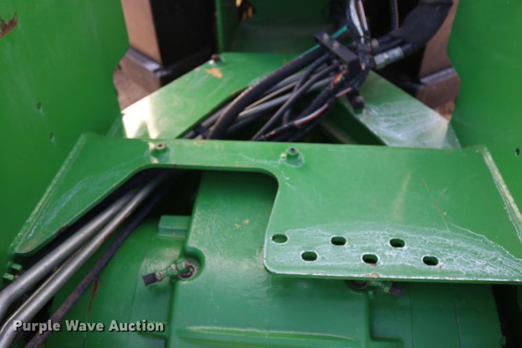 image for item DD6057 1997 John Deere 9400 4WD tractor