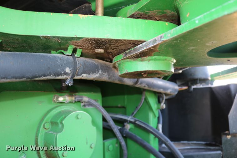 image for item DD6057 1997 John Deere 9400 4WD tractor