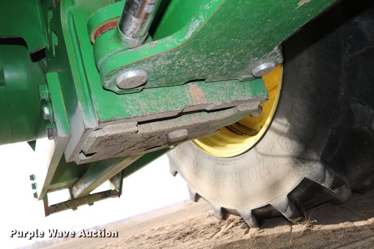 image for item DD6057 1997 John Deere 9400 4WD tractor