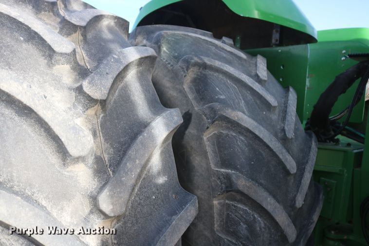 image for item DD6057 1997 John Deere 9400 4WD tractor