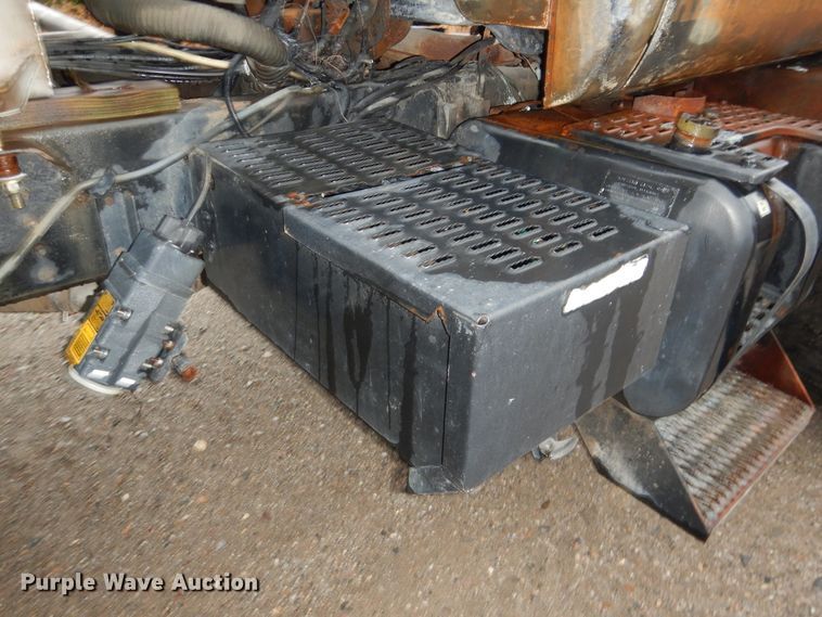 image for item DE4054 Applicator truck