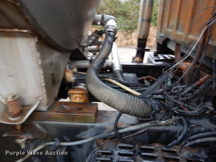 image for item DE4054 Applicator truck