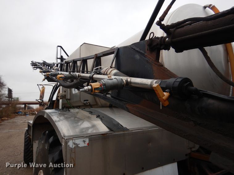 image for item DE4054 Applicator truck