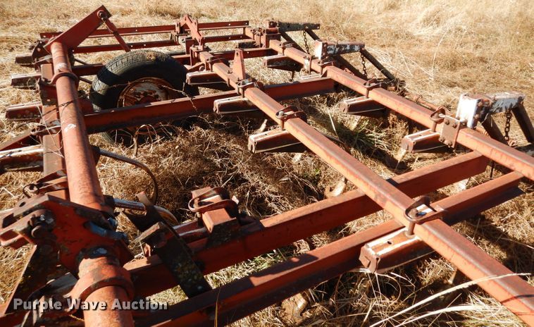 image for item DE4163 International field cultivator