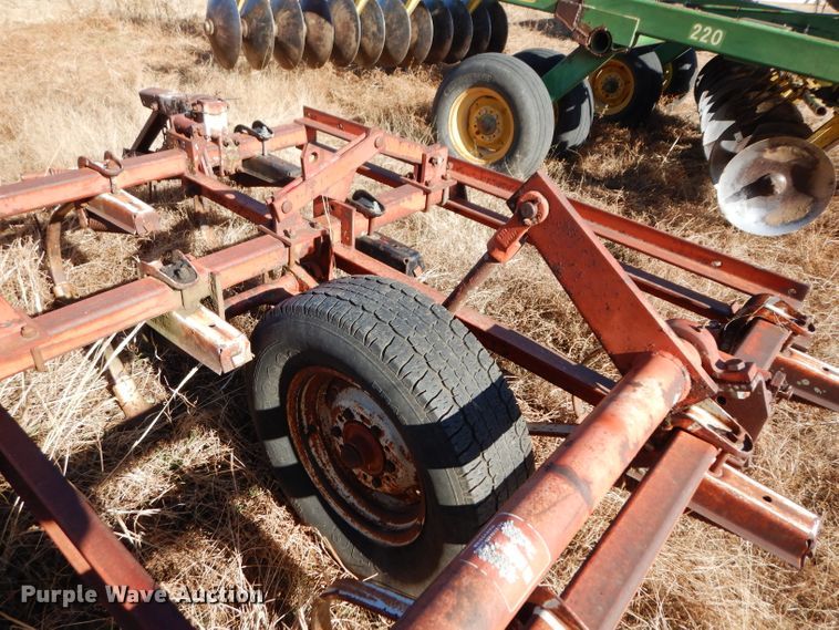 image for item DE4163 International field cultivator