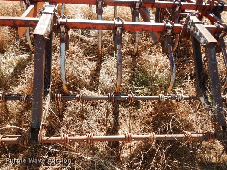 image for item DE4163 International field cultivator