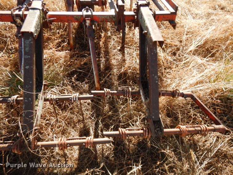 image for item DE4163 International field cultivator