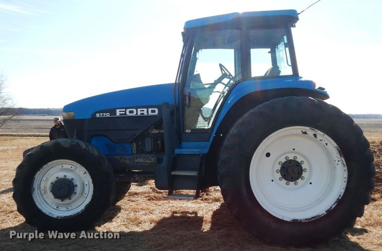 image for item DE4164 1995 Ford 8770 MFWD tractor