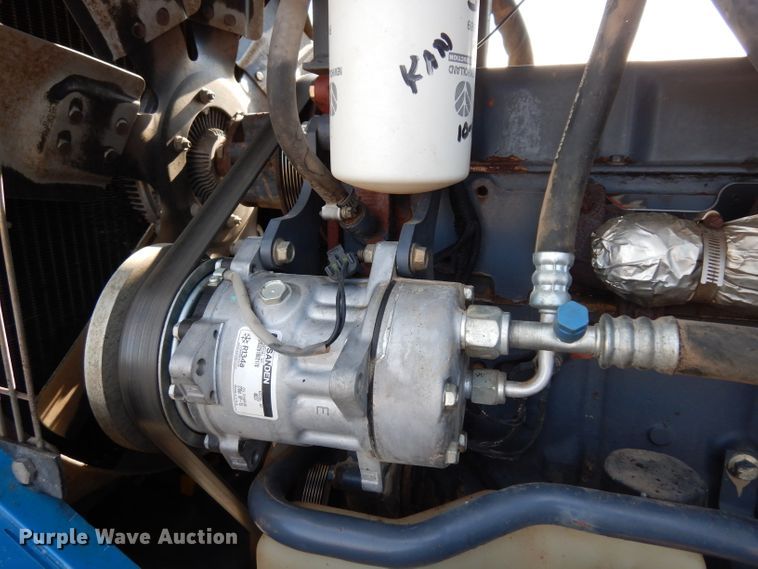 image for item DE4164 1995 Ford 8770 MFWD tractor