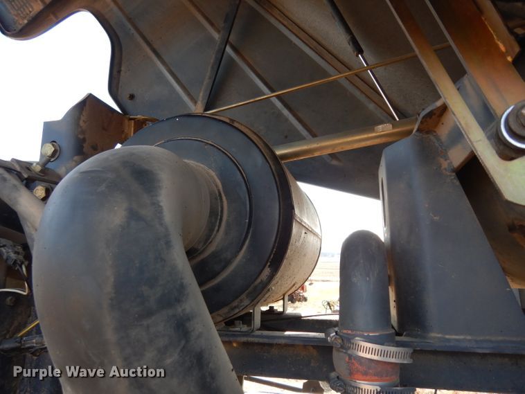 image for item DE4164 1995 Ford 8770 MFWD tractor