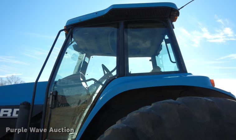 image for item DE4164 1995 Ford 8770 MFWD tractor