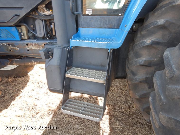 image for item DE4164 1995 Ford 8770 MFWD tractor