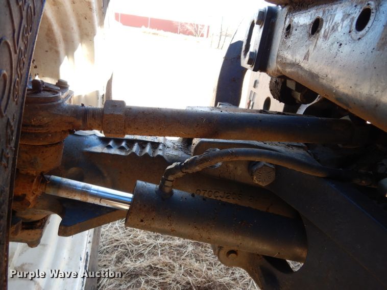 image for item DE4164 1995 Ford 8770 MFWD tractor