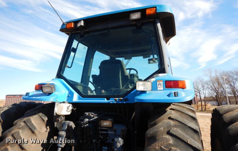 image for item DE4164 1995 Ford 8770 MFWD tractor