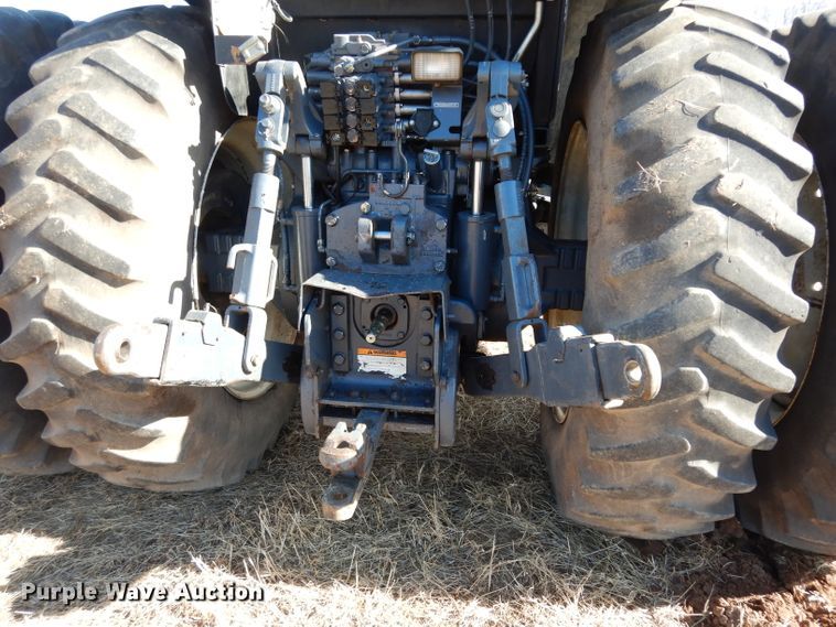 image for item DE4164 1995 Ford 8770 MFWD tractor