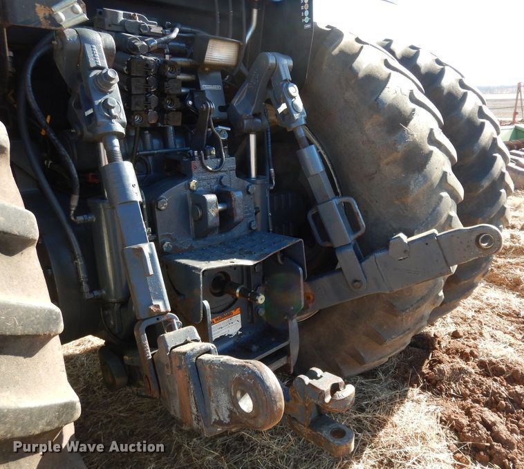 image for item DE4164 1995 Ford 8770 MFWD tractor