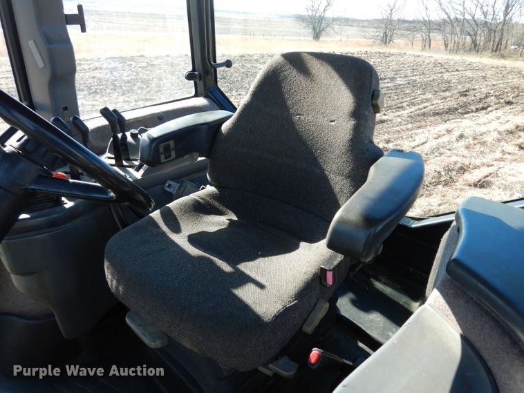 image for item DE4164 1995 Ford 8770 MFWD tractor