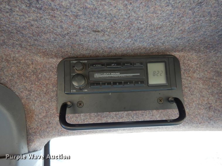 image for item DE4164 1995 Ford 8770 MFWD tractor