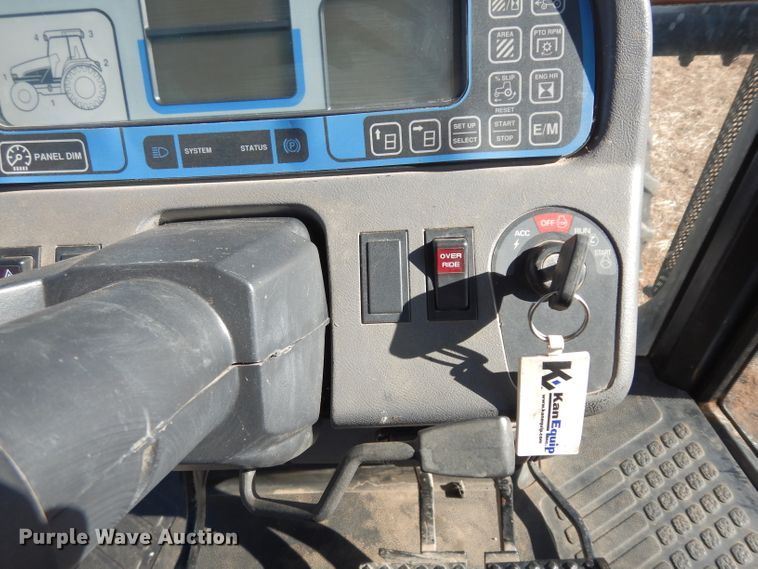 image for item DE4164 1995 Ford 8770 MFWD tractor