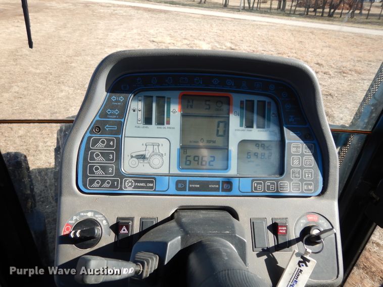 image for item DE4164 1995 Ford 8770 MFWD tractor