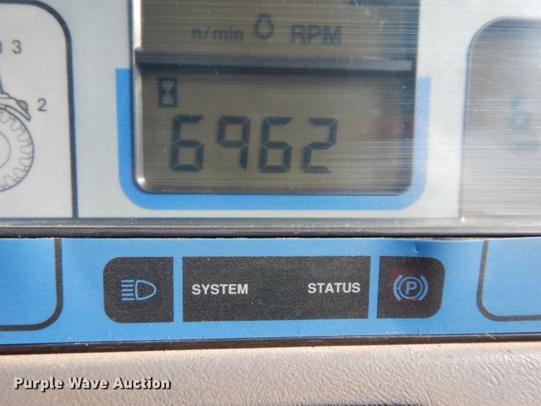 image for item DE4164 1995 Ford 8770 MFWD tractor