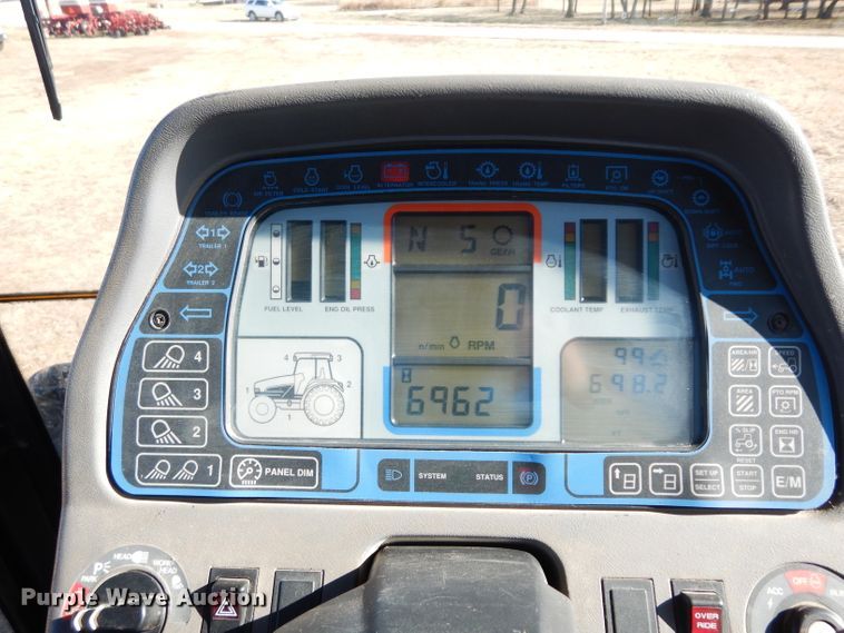 image for item DE4164 1995 Ford 8770 MFWD tractor