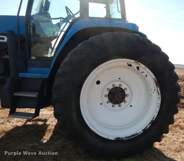 image for item DE4164 1995 Ford 8770 MFWD tractor