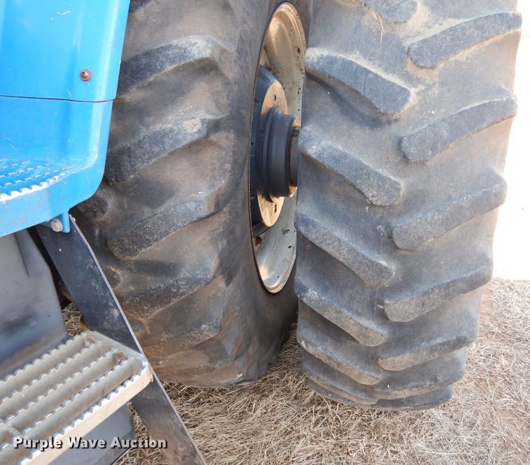 image for item DE4164 1995 Ford 8770 MFWD tractor