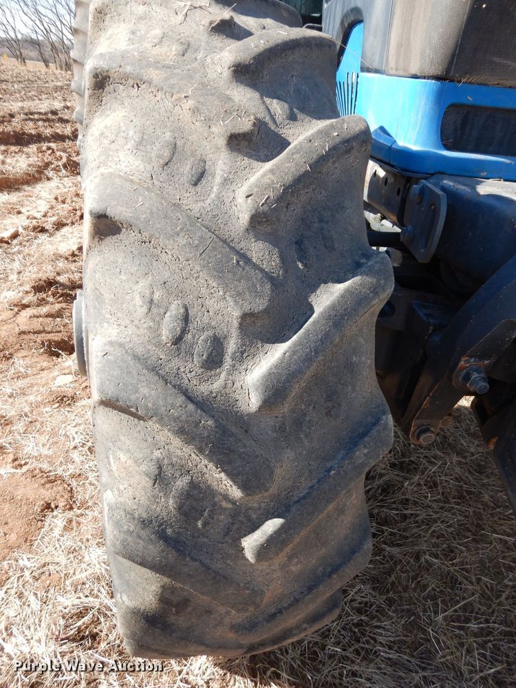 image for item DE4164 1995 Ford 8770 MFWD tractor