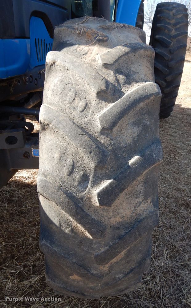 image for item DE4164 1995 Ford 8770 MFWD tractor