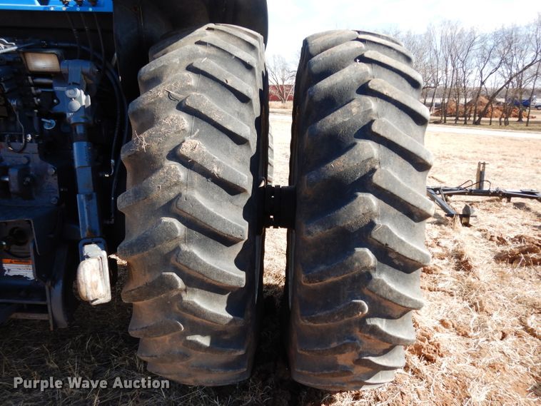 image for item DE4164 1995 Ford 8770 MFWD tractor