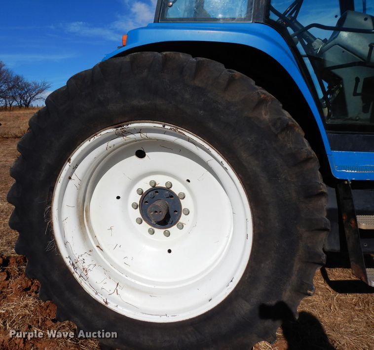 image for item DE4164 1995 Ford 8770 MFWD tractor