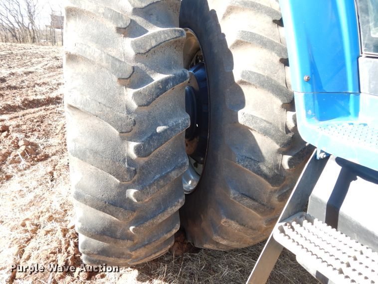 image for item DE4164 1995 Ford 8770 MFWD tractor