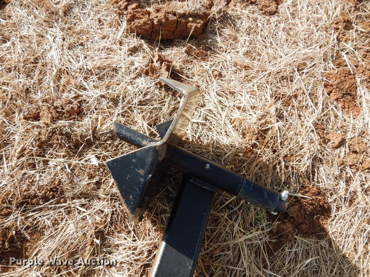 image for item DE4165 Tri-L bale carrier