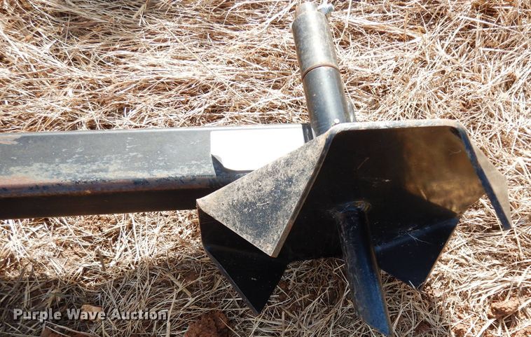 image for item DE4165 Tri-L bale carrier