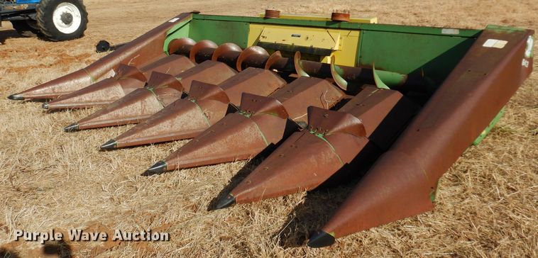 image for item DE4166 John Deere 643 corn head