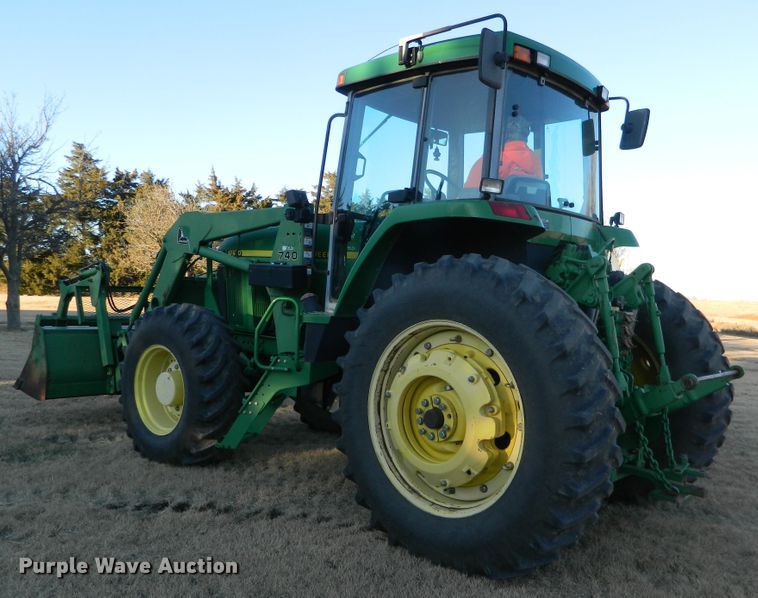 image for item DE4370 2001 John Deere 7610 MFWD tractor