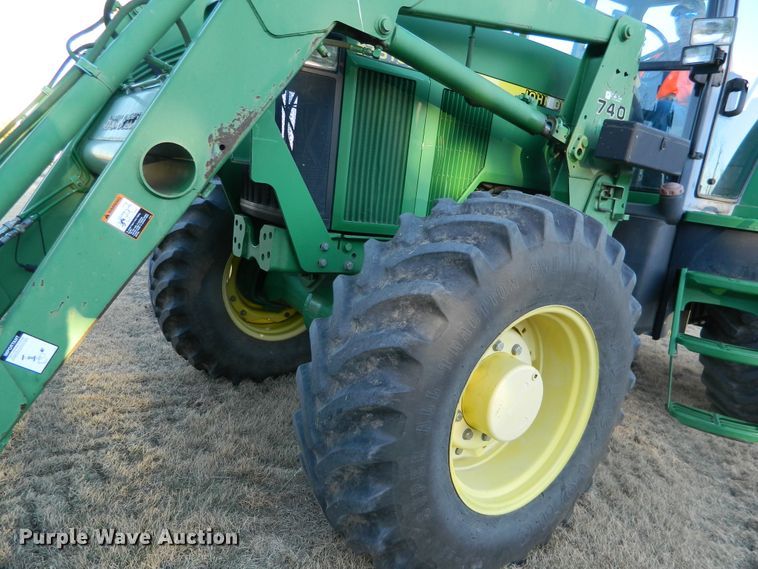 image for item DE4370 2001 John Deere 7610 MFWD tractor