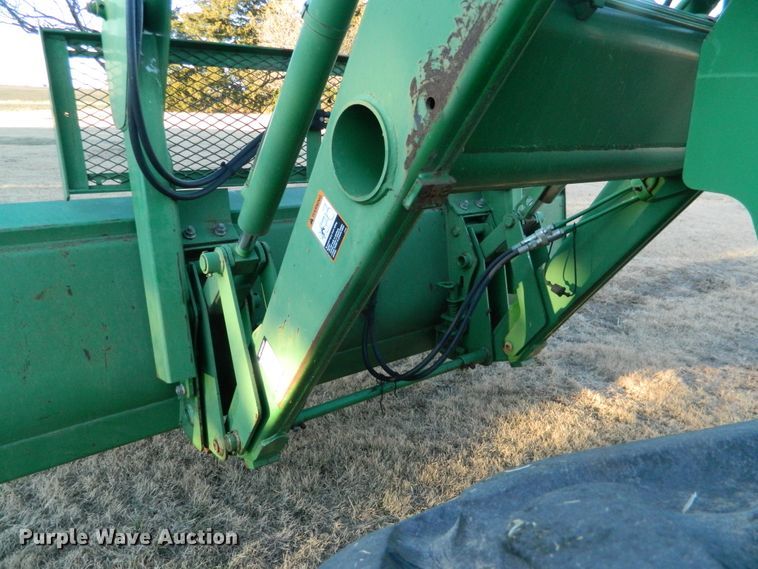 image for item DE4370 2001 John Deere 7610 MFWD tractor