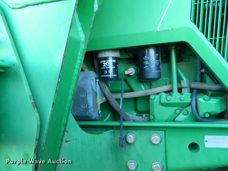 image for item DE4370 2001 John Deere 7610 MFWD tractor