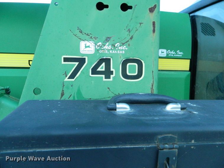 image for item DE4370 2001 John Deere 7610 MFWD tractor