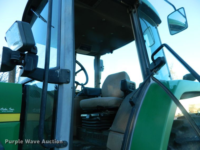 image for item DE4370 2001 John Deere 7610 MFWD tractor